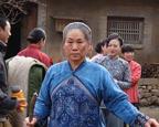 含上早已挺立的茱萸
